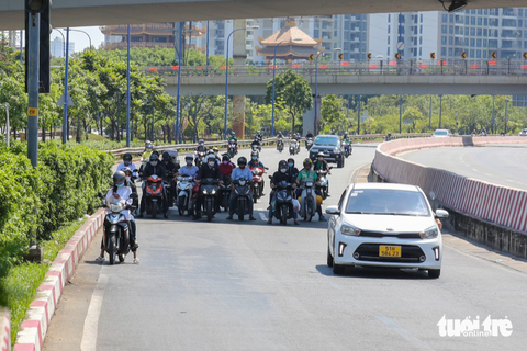 Thời tiết hôm nay 9-4: Ngày cuối tuần Nam Bộ nắng từ sáng sớm, Bắc Bộ lạnh - Ảnh 1. Thời tiết hôm nay 9-4: Ngày cuối tuần Nam Bộ nắng từ sáng sớm, Bắc Bộ lạnh - Ảnh 1.