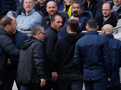 Tình huống khiến cả hai HLV Tottenham và Brighton cùng bị đuổi - Ảnh 5. Tình huống khiến cả hai HLV Tottenham và Brighton cùng bị đuổi - Ảnh 5.