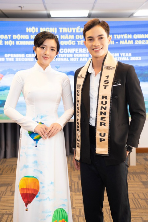 Bác sĩ 9X Hoàng Sơn trúng đại sứ nhờ thuyết trình ấn tượng từ Mister Universe Tourism - Ảnh 3. Bác sĩ 9X Hoàng Sơn trúng đại sứ nhờ thuyết trình ấn tượng từ Mister Universe Tourism - Ảnh 3.