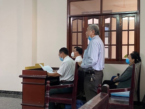 Vụ mua nhà 58 tỉ bán lại 28 tỉ ở Tân Bình: Nguyên đơn yêu cầu đổi thẩm phán - Ảnh 2. Vụ mua nhà 58 tỉ bán lại 28 tỉ ở Tân Bình: Nguyên đơn yêu cầu đổi thẩm phán - Ảnh 2.