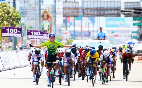 Nguyễn Thị Thật rút xé gió, thắng chặng 2 Tour of Thailand - Ảnh 3. Nguyễn Thị Thật rút xé gió, thắng chặng 2 Tour of Thailand - Ảnh 3.