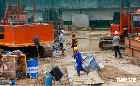 Làm xuyên lễ trên nhiều công trình giao thông ở TP.HCM - Ảnh 6. Làm xuyên lễ trên nhiều công trình giao thông ở TP.HCM - Ảnh 6.