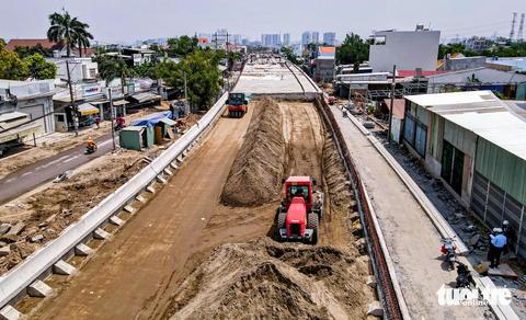 Làm xuyên lễ trên nhiều công trình giao thông ở TP.HCM - Ảnh 8. Làm xuyên lễ trên nhiều công trình giao thông ở TP.HCM - Ảnh 8.
