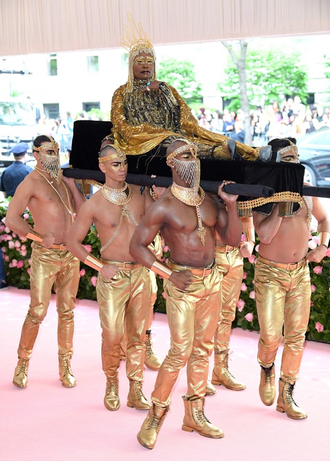 20 khoảnh khắc làm Met Gala trở thành sự kiện thảm đỏ đáng mong chờ - Ảnh 9. 20 khoảnh khắc làm Met Gala trở thành sự kiện thảm đỏ đáng mong chờ - Ảnh 9.