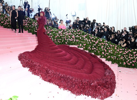 20 khoảnh khắc làm Met Gala trở thành sự kiện thảm đỏ đáng mong chờ - Ảnh 5. 20 khoảnh khắc làm Met Gala trở thành sự kiện thảm đỏ đáng mong chờ - Ảnh 5.