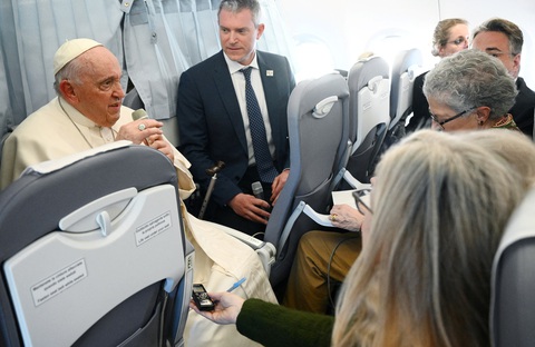 Giáo hoàng Francis: Vatican đang bí mật tìm kiếm hòa bình cho Ukraine - Ảnh 1. Giáo hoàng Francis: Vatican đang bí mật tìm kiếm hòa bình cho Ukraine - Ảnh 1.