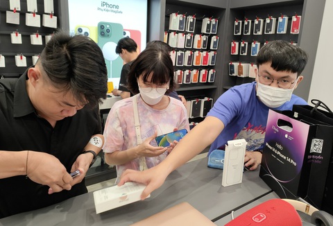 iPhone 14 giảm giá liên tiếp vẫn ế - Ảnh 1. iPhone 14 giảm giá liên tiếp vẫn ế - Ảnh 1.