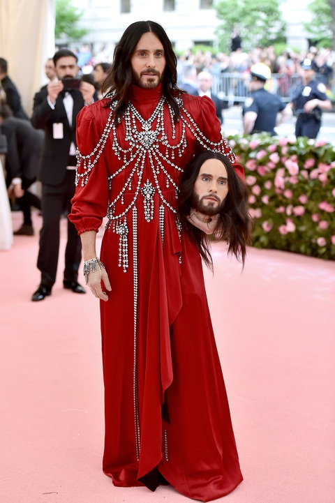 20 khoảnh khắc làm Met Gala trở thành sự kiện thảm đỏ đáng mong chờ - Ảnh 11. 20 khoảnh khắc làm Met Gala trở thành sự kiện thảm đỏ đáng mong chờ - Ảnh 11.