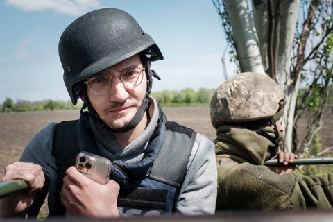 Phóng viên AFP trúng tên lửa Nga, tử nạn ở tiền tuyến Ukraine - Ảnh 1. Phóng viên AFP trúng tên lửa Nga, tử nạn ở tiền tuyến Ukraine - Ảnh 1.