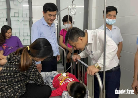 Vì sao hàng chục trẻ ngộ độc sau khi ăn sữa chua ở trường? - Ảnh 1. Vì sao hàng chục trẻ ngộ độc sau khi ăn sữa chua ở trường? - Ảnh 1.