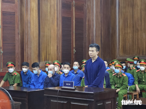 Hai cựu công an tham gia nhóm dàn cảnh cướp tiền ảo bất ngờ nhận tội - Ảnh 2. Hai cựu công an tham gia nhóm dàn cảnh cướp tiền ảo bất ngờ nhận tội - Ảnh 2.
