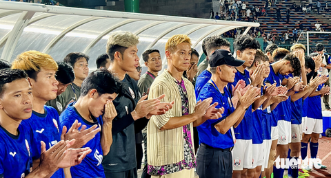 Cuộc chia tay cảm xúc của HLV Keisuke Honda - Ảnh 8. Cuộc chia tay cảm xúc của HLV Keisuke Honda - Ảnh 8.