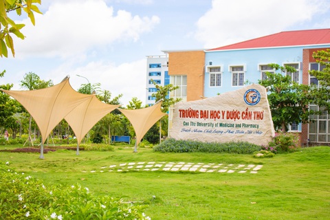 Nhiều trường đại học y dược tăng học phí - Ảnh 1. Nhiều trường đại học y dược tăng học phí - Ảnh 1.