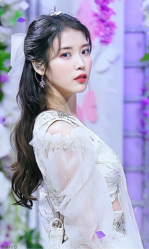 IU bị tố đạo nhạc 6 ca khúc nổi tiếng bậc nhất trong sự nghiệp - Ảnh 1. IU bị tố đạo nhạc 6 ca khúc nổi tiếng bậc nhất trong sự nghiệp - Ảnh 1.