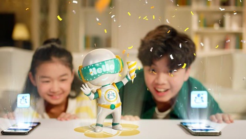 BIDV tiên phong cung cấp ngân hàng số cho trẻ em - Ảnh 1. Người máy tí hon Smart Kids là người bạn đồng hành gắn bó cùng trẻ em - Ảnh: BIDV