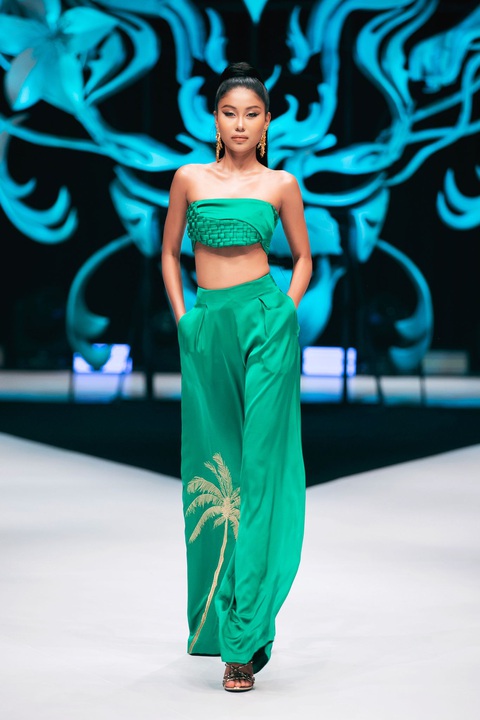 Kỳ Duyên, HHen Niê cùng dàn sao hở phóng khoáng tại show Exotica - Ảnh 7. Kỳ Duyên, HHen Niê cùng dàn sao hở phóng khoáng tại show Exotica - Ảnh 7.
