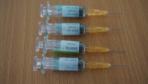 5 trẻ nhập viện do tiêm vắc xin hết hạn - Ảnh 1. 5 trẻ nhập viện do tiêm vắc xin hết hạn - Ảnh 1.