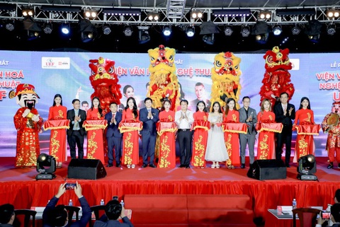UEF thành lập Viện Văn hóa - Nghệ thuật làm ‘bệ phóng’ cho tài năng trẻ - Ảnh 1. UEF thành lập Viện Văn hóa - Nghệ thuật làm ‘bệ phóng’ cho tài năng trẻ - Ảnh 1.