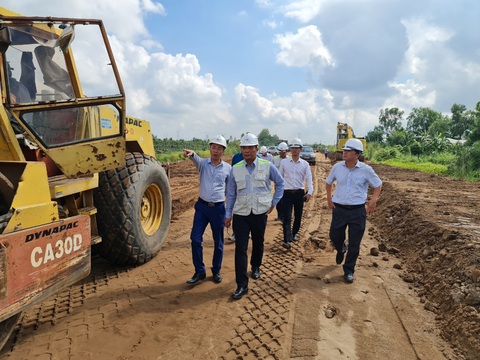 Tiến độ hai gói thầu cao tốc Mỹ Thuận - Cần Thơ bị chậm - Ảnh 1. Tiến độ hai gói thầu cao tốc Mỹ Thuận - Cần Thơ bị chậm - Ảnh 1.