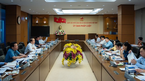 Làm rõ cơ sở quy định cán bộ tín nhiệm thấp, không quá 10 ngày phải từ chức - Ảnh 1. Làm rõ cơ sở quy định cán bộ tín nhiệm thấp, không quá 10 ngày phải từ chức - Ảnh 1.