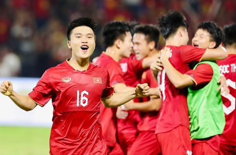 Hoà U22 Thái Lan 1-1, U22 Việt Nam gặp U22 Indonesia ở bán kết - Ảnh 1. U22 Việt Nam hoà U22 Thái Lan ở lượt trận cuối bảng B - Ảnh: N.K