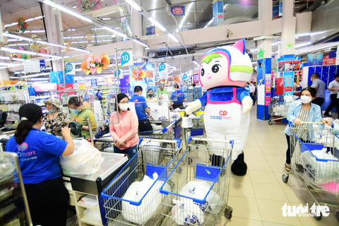 Co.opmart Cống Quỳnh đang tưng bừng chào đón sinh nhật với nhiều khuyến mãi hấp dẫn - Ảnh: QUANG ĐỊNH Co.opmart Cống Quỳnh đang tưng bừng chào đón sinh nhật với nhiều khuyến mãi hấp dẫn - Ảnh: QUANG ĐỊNH