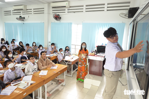 TP.HCM phê duyệt danh mục sách giáo khoa lớp 4, 8, 11 - Ảnh 13. TP.HCM phê duyệt danh mục sách giáo khoa lớp 4, 8, 11 - Ảnh 13.