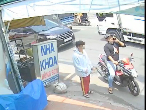Ép học sinh lên xe, chở đến chỗ vắng cưỡng đoạt tài sản - Ảnh 1. Ép học sinh lên xe, chở đến chỗ vắng cưỡng đoạt tài sản - Ảnh 1.