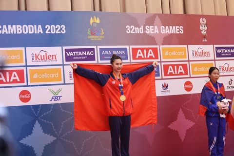 SEA Games: Nguyễn Thị Oanh đoạt HCV 10.000m - Ảnh 8. Võ sĩ Nguyễn Thị Lan đoạt HCV hạng cân 48kg nội dung tán thủ - Ảnh: ĐỨC KHUÊ