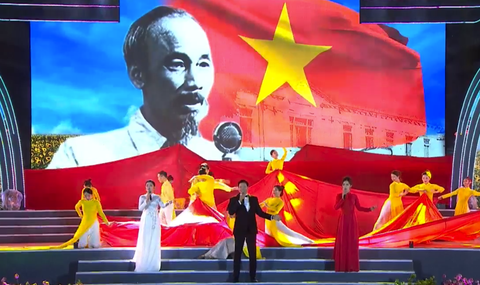 Khai mạc lễ hội Làng Sen và chương trình nghệ thuật Người mẹ Làng Sen - Ảnh 1. Khai mạc lễ hội Làng Sen và chương trình nghệ thuật Người mẹ Làng Sen - Ảnh 1.