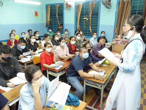 TP.HCM: Gần 100.000 thí sinh đăng ký nguyện vọng 1 vào lớp 10 công lập - Ảnh 1. TP.HCM: Gần 100.000 thí sinh đăng ký nguyện vọng 1 vào lớp 10 công lập - Ảnh 1.