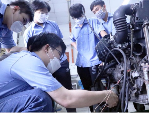 Năm 2025, TP.HCM thu hút 45% học sinh tốt nghiệp vào giáo dục nghề nghiệp - Ảnh 1. Năm 2025, TP.HCM thu hút 45% học sinh tốt nghiệp vào giáo dục nghề nghiệp - Ảnh 1.