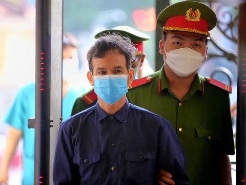 Y án 8 năm tù đối với Trần Văn Bang vì đăng nhiều bài viết chống phá Nhà nước - Ảnh 1. Bị cáo Trần Văn Bang lãnh án 8 năm tù vì đăng nhiều bài viết chống phá Nhà nước - Ảnh: T.C.