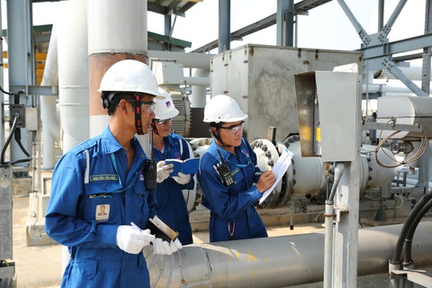 Hành trình kiến tạo giá trị của BSR - Ảnh 1. Các kỹ sư vận hành tại BSR được đánh giá đã trở thành những chuyên gia lọc dầu