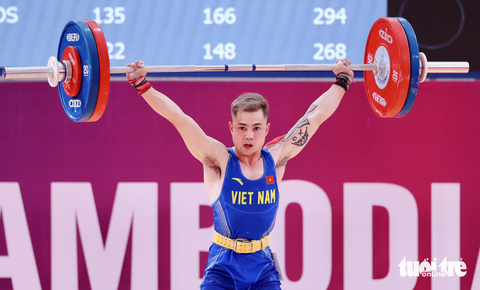 Trọng tài bắt lỗi, Lại Gia Thành bỏ lỡ cơ hội phá kỷ lục SEA Games môn cử tạ - Ảnh 1. Trọng tài bắt lỗi, Lại Gia Thành bỏ lỡ cơ hội phá kỷ lục SEA Games môn cử tạ - Ảnh 1.