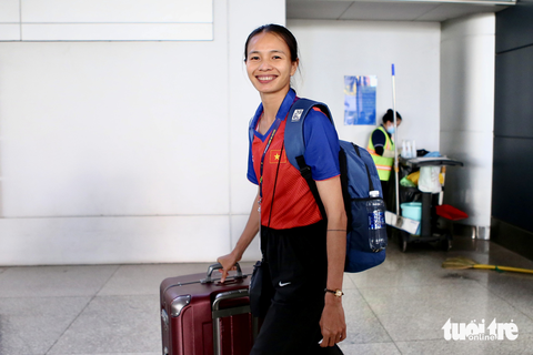 Nguyễn Thị Oanh, Lê Tú Chinh, Trần Thị Nhi Yến... rạng rỡ trở về sau SEA Games 32 - Ảnh 9. Nguyễn Thị Oanh, Lê Tú Chinh, Trần Thị Nhi Yến... rạng rỡ trở về sau SEA Games 32 - Ảnh 9.