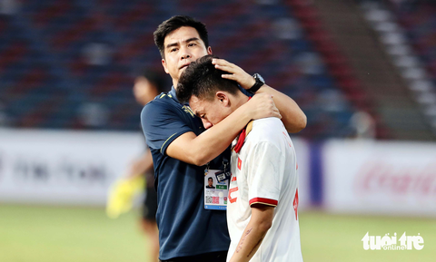 Cầu thủ U22 Việt Nam cay mắt thẫn thờ sau trận thua U22 Indonesia - Ảnh 10. Cầu thủ U22 Việt Nam cay mắt thẫn thờ sau trận thua U22 Indonesia - Ảnh 10.