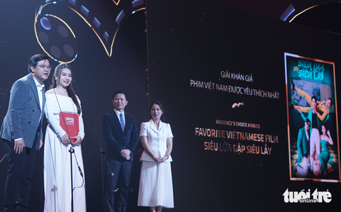 Trấn Thành là đạo diễn xuất sắc, Nhà bà Nữ là phim Việt hay nhất ở Liên hoan phim châu Á Đà Nẵng - Ảnh 5. Trấn Thành là đạo diễn xuất sắc, Nhà bà Nữ là phim Việt hay nhất ở Liên hoan phim châu Á Đà Nẵng - Ảnh 5.