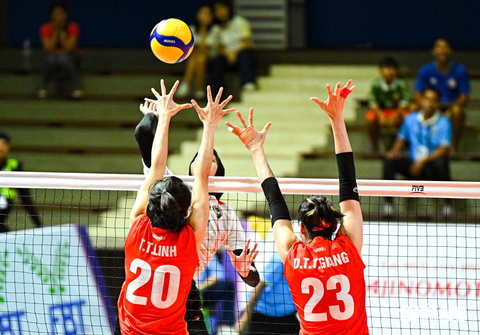 Thót tim trận gặp Indonesia, bóng chuyền nữ Việt Nam vào chung kết SEA Games 32 - Ảnh 4. Thót tim trận gặp Indonesia, bóng chuyền nữ Việt Nam vào chung kết SEA Games 32 - Ảnh 4.