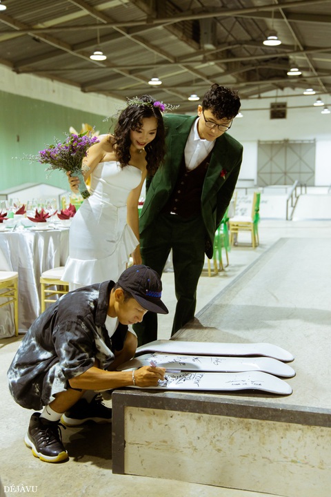 Nên duyên nhờ trượt ván, cặp đôi biến sân trượt thành lễ đường - Ảnh 2. Nên duyên nhờ trượt ván, cặp đôi biến sân trượt thành lễ đường - Ảnh 2.