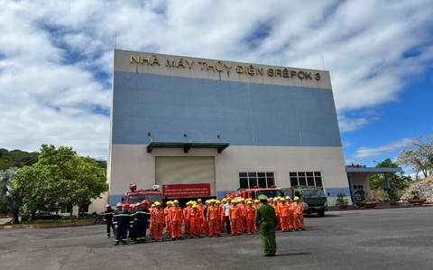 Công ty Thuỷ điện Buôn Kuốp diễn tập phòng cháy chữa cháy năm 2023 - Ảnh 1. Công ty Thuỷ điện Buôn Kuốp diễn tập phòng cháy chữa cháy năm 2023 - Ảnh 1.
