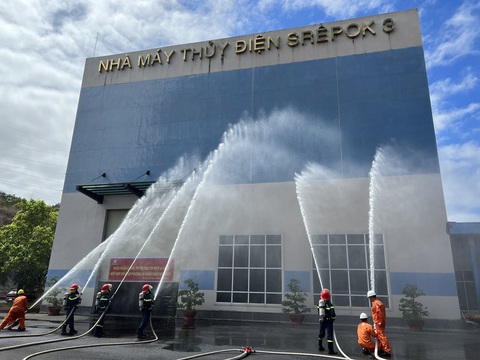 Công ty Thuỷ điện Buôn Kuốp diễn tập phòng cháy chữa cháy năm 2023 - Ảnh 3. Công ty Thuỷ điện Buôn Kuốp diễn tập phòng cháy chữa cháy năm 2023 - Ảnh 3.
