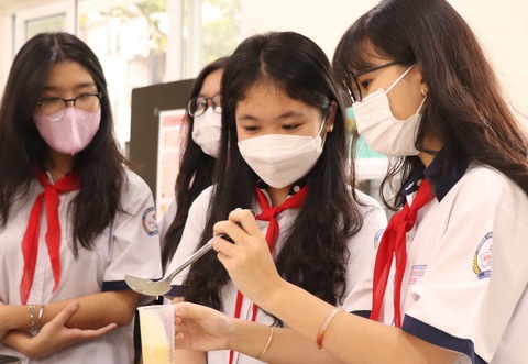 Vì sao 12.920 học sinh TP.HCM không thi vào lớp 10? - Ảnh 1. Vì sao 12.920 học sinh TP.HCM không thi vào lớp 10? - Ảnh 1.