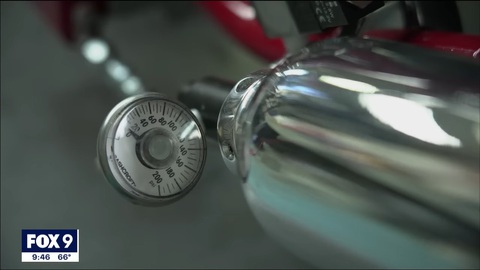 Xe máy độc đáo chạy bằng… bia - Ảnh 8. Xe máy độc đáo chạy bằng… bia - Ảnh 8.