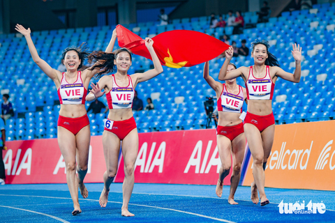Vẻ đẹp thiên thần của các nữ VĐV điền kinh Việt Nam tại SEA Games 32 - Ảnh 10. Vẻ đẹp thiên thần của các nữ VĐV điền kinh Việt Nam tại SEA Games 32 - Ảnh 10.