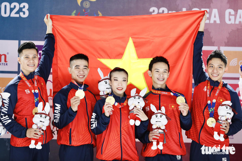 SEA Games ngày 14-5: Aerobic 'mở hàng' với 2 HCV liên tiếp - Ảnh 3. Các vận động viên Aerobic đã mang về tổng cộng 5 HCV cho Việt Nam - Ảnh: NGUYÊN KHÔI