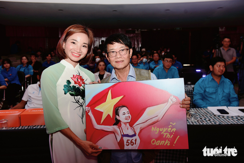 Nguyễn Thị Oanh: Nhiều đồng đội rất giỏi, tôi chỉ may mắn hơn mà thôi - Ảnh 20. Nguyễn Thị Oanh: Nhiều đồng đội rất giỏi, tôi chỉ may mắn hơn mà thôi - Ảnh 20.