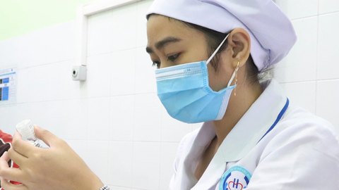 Nhiều nơi thiếu vắc xin tiêm chủng mở rộng, lo đứt nguồn cung - Ảnh 1. Việc bảo đảm đủ vắc xin tiêm chủng mở rộng ở các địa phương trong thời gian qua gặp nhiều khó khăn - Ảnh: XUÂN MAI
