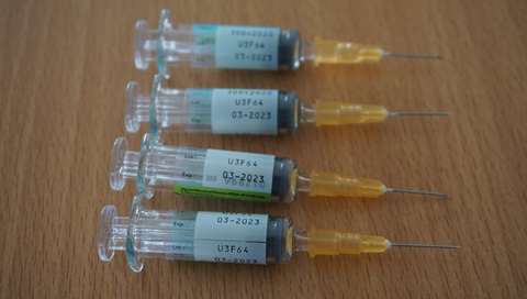 Vụ 5 trẻ tiêm vắc xin hết hạn: đình chỉ 2 cán bộ y tế - Ảnh 1. Vụ 5 trẻ tiêm vắc xin hết hạn: đình chỉ 2 cán bộ y tế - Ảnh 1.