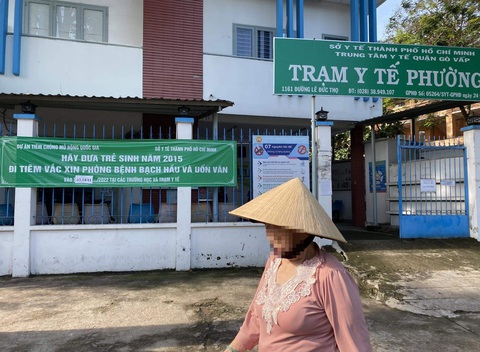 Nhiều nơi thiếu vắc xin tiêm chủng mở rộng, lo đứt nguồn cung - Ảnh 2. Thời gian qua, nhiều trạm y tế trên địa bàn TP.HCM không đủ vắc xin tiêm chủng mở rộng để tiêm cho trẻ - Ảnh: XUÂN MAI